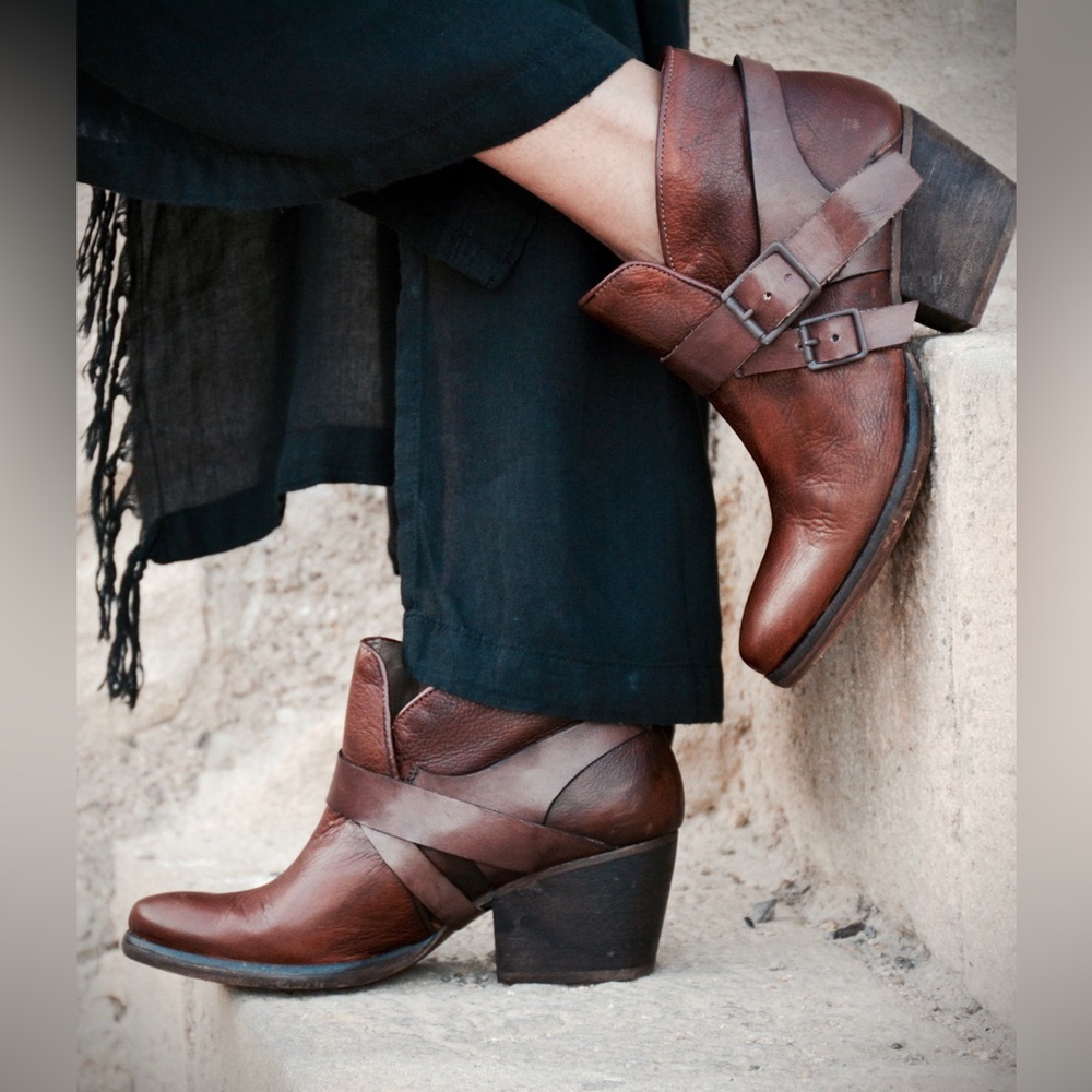 VERACRUZ 38 Leather Booties Boots Shoes Boho Western 7.5 Ankle Phlow Anthro Tan